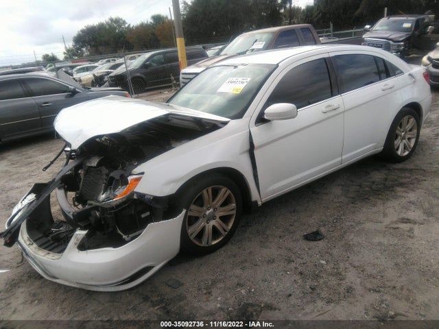 1C3CCBABXDN640309 Chrysler 200 LX