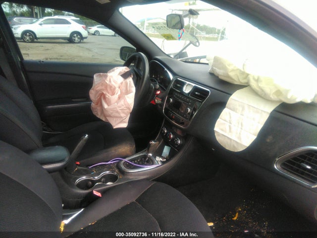 1C3CCBABXDN640309 Chrysler 200 LX