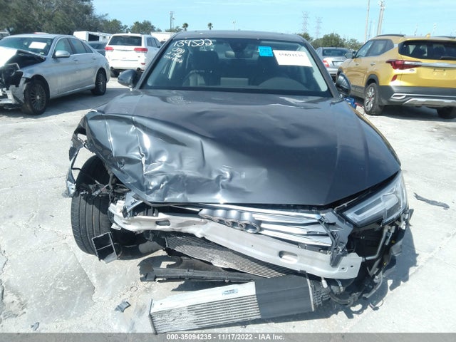 2018 Audi A4, VIN: WAUENAF47JA134522