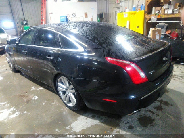 SAJWA2GB8CLV28660 Jaguar XJ