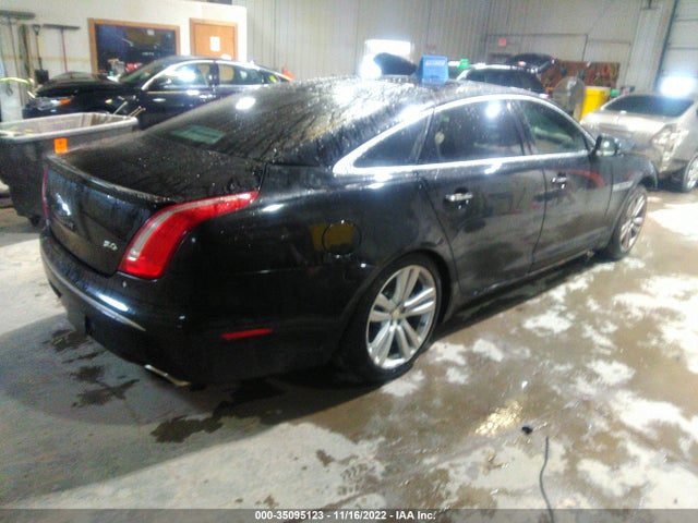 SAJWA2GB8CLV28660 Jaguar XJ