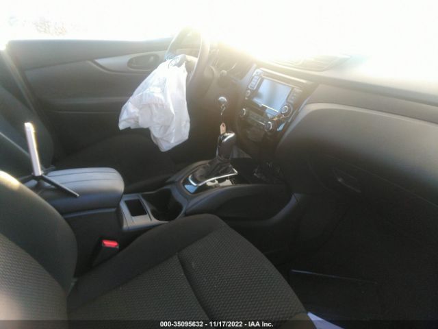 JN1BJ1AW9NW681927 Nissan Rogue Sport S