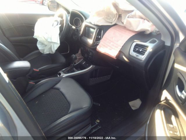 3C4NJCBB1HT647590 Jeep Compass Latitude