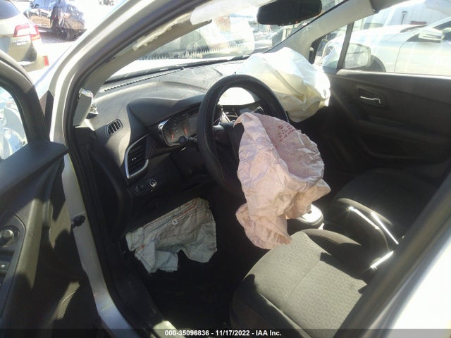 Chevrolet TRAX LS 2018 3GNCJKSB9JL155467 Image 10