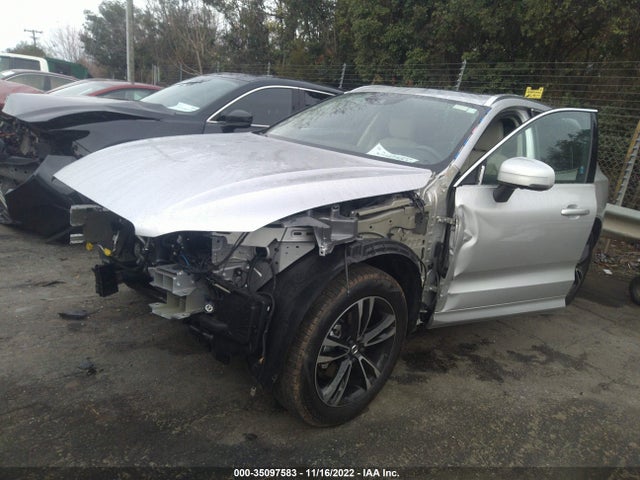 Volvo Xc60 Momentum 2019 LYV102DK1KB315603 Image 2