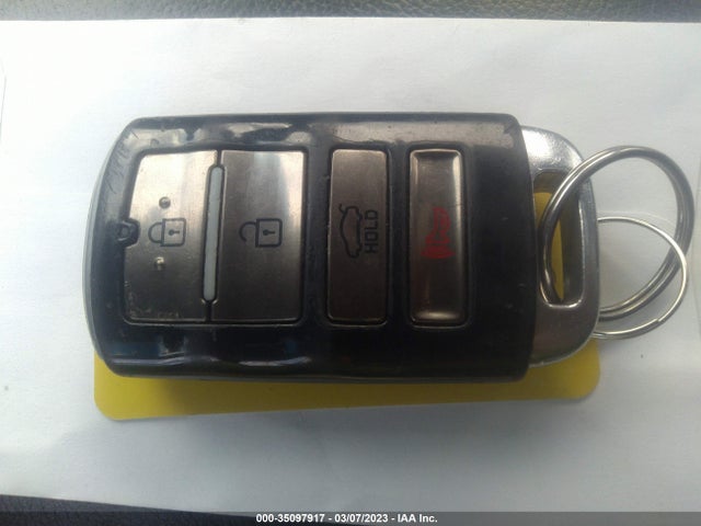 2015 Kia K900, VIN: KNALW4D45F6021204