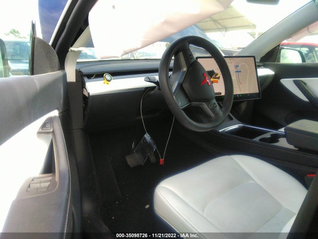 Tesla Model Y Long Range 2022 7SAYGDEE5NF332148 Image 6