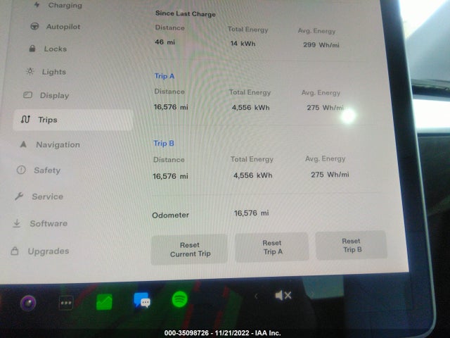 Tesla Model Y Long Range 2022 7SAYGDEE5NF332148 Image 8