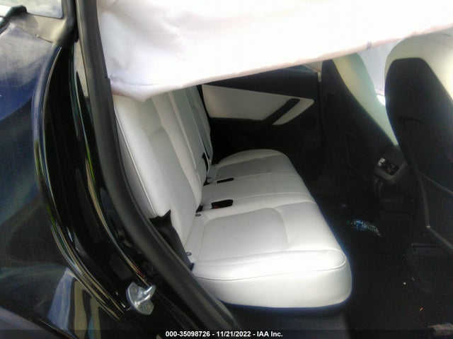 Tesla Model Y Long Range 2022 7SAYGDEE5NF332148 Image 9