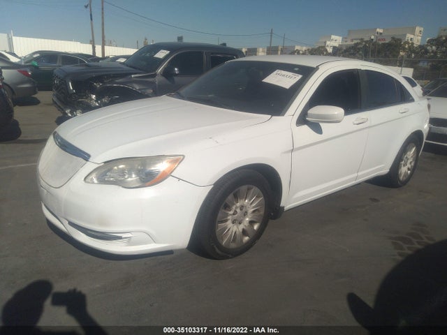 1C3BC4FG5BN588659 Chrysler 200 LX