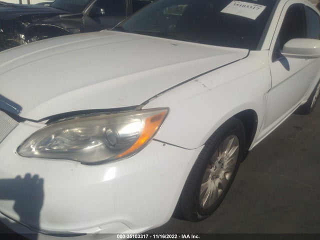 1C3BC4FG5BN588659 Chrysler 200 LX
