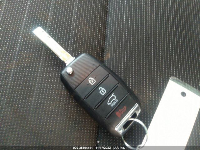 KNDPMCAC3J7417750 KIA Sportage Lx