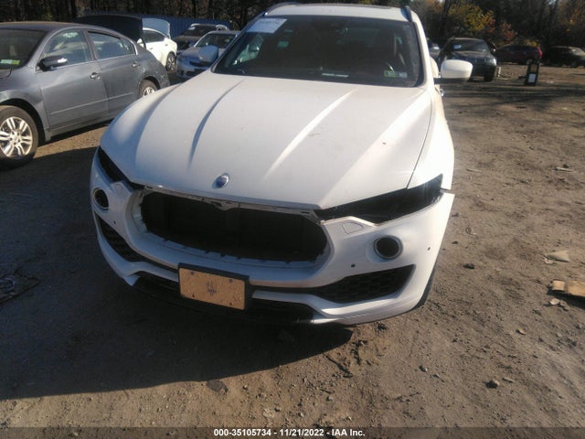 2017 Maserati Levante, VIN: ZN661XUS0HX228464