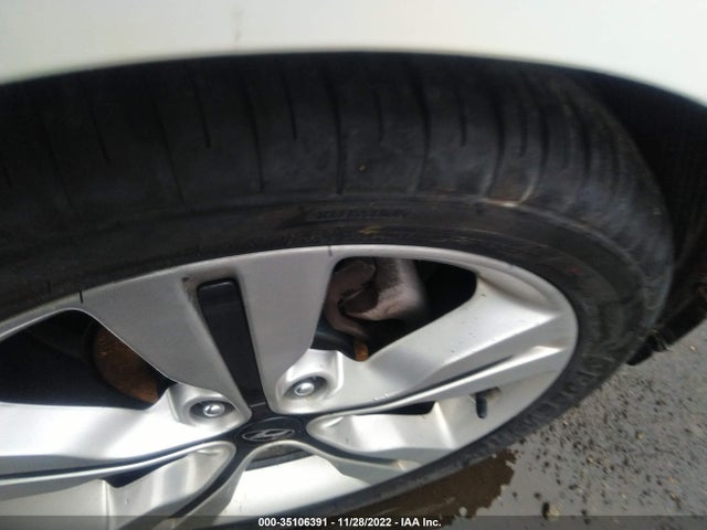 2016 Hyundai Veloster, VIN: KMHTC6AD5GU252608