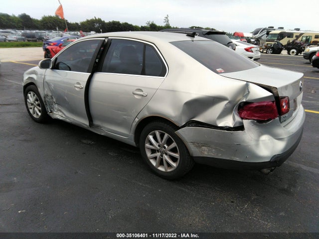 2010 VOLKSWAGEN JETTA SEDAN SE VIN: 3VWRX7AJ0AM040948