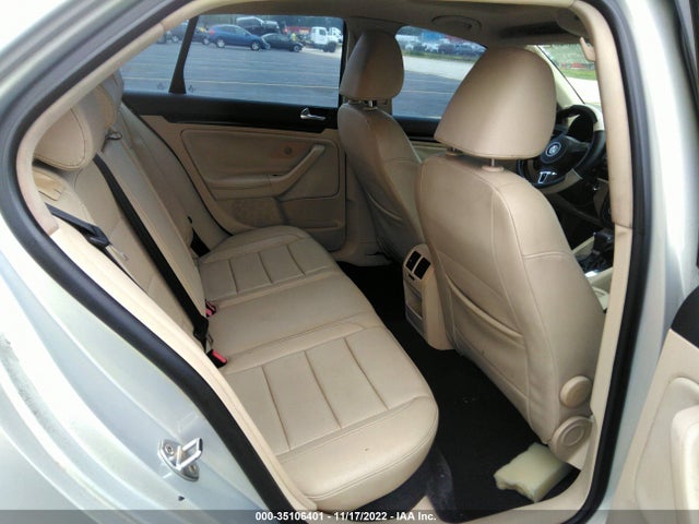 2010 VOLKSWAGEN JETTA SEDAN SE VIN: 3VWRX7AJ0AM040948