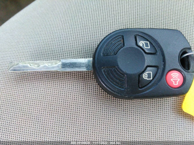 2016 Ford Escape, VIN: 1FMCU0GX1GUC64637