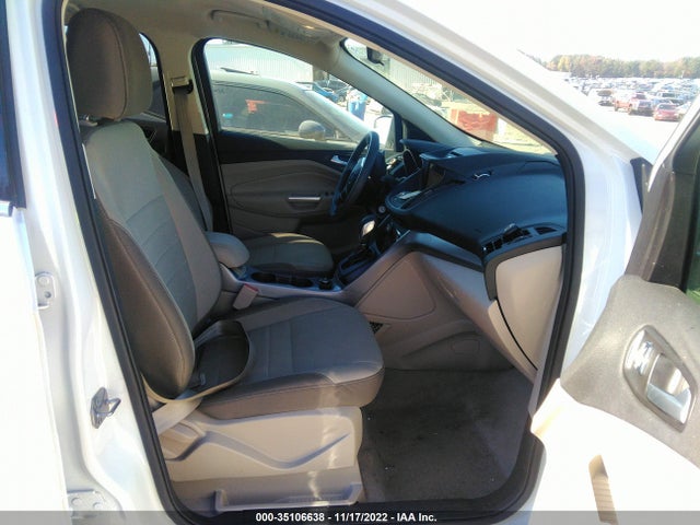 2016 Ford Escape, VIN: 1FMCU0GX1GUC64637