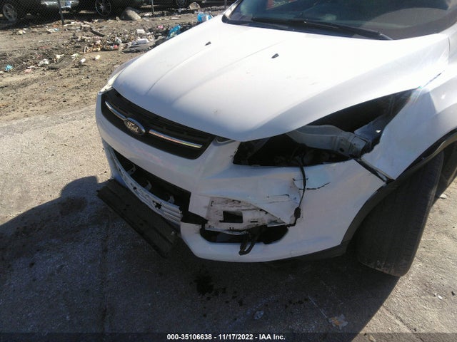 2016 Ford Escape, VIN: 1FMCU0GX1GUC64637