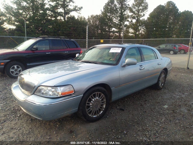 Lincoln Town Car 2006 1LNHM82V66Y642064 Image 2