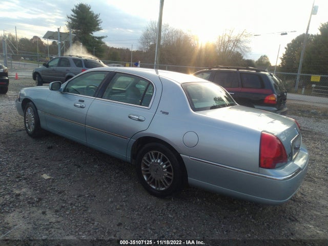 Lincoln Town Car 2006 1LNHM82V66Y642064 Image 3