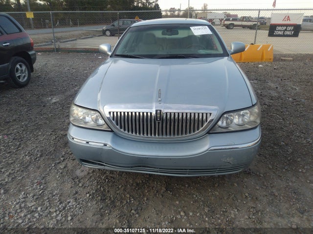 Lincoln Town Car 2006 1LNHM82V66Y642064 Image 6
