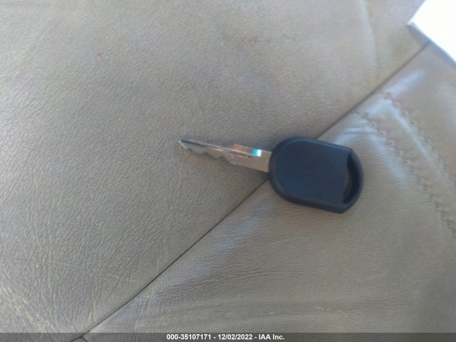 Lincoln Town Car 2007 1LNHM82V27Y617468 Image 3