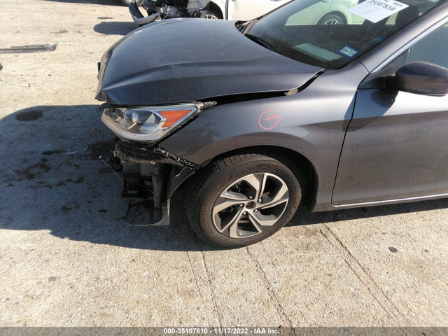 35107810 :رقم المزاد ، 1HGCR2F34HA093497 vin ، 2017 Honda Accord Sedan Lx مزاد بيع