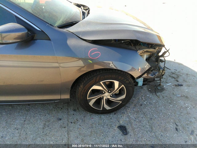35107810 :رقم المزاد ، 1HGCR2F34HA093497 vin ، 2017 Honda Accord Sedan Lx مزاد بيع