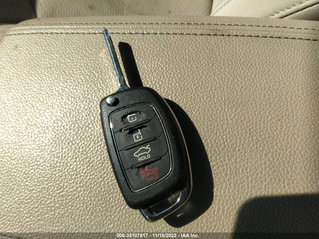 2015 HYUNDAI SONATA 2.4L SE VIN: 5NPE24AF3FH163196