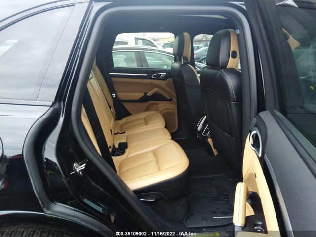 2017 Porsche Cayenne, VIN: WP1AE2A23HLA75544