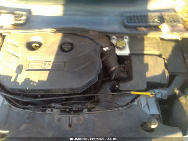 1FMCU0J95EUA39922 Ford Escape Titanium