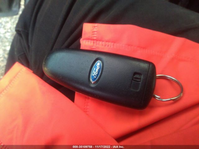 1FMCU0J95EUA39922 Ford Escape Titanium