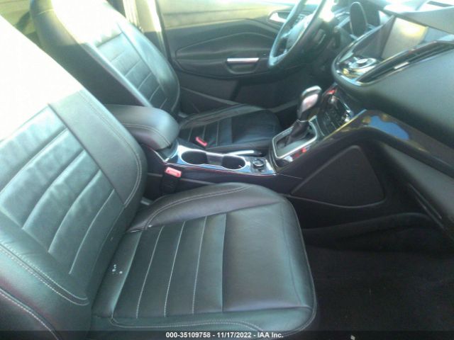 1FMCU0J95EUA39922 Ford Escape Titanium