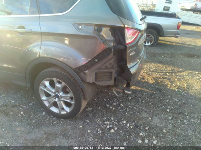 1FMCU0J95EUA39922 Ford Escape Titanium