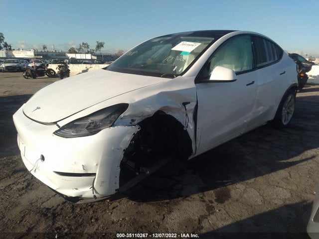 Tesla Model Y Long Range 2022 7SAYGAEE6NF358692 Image 2