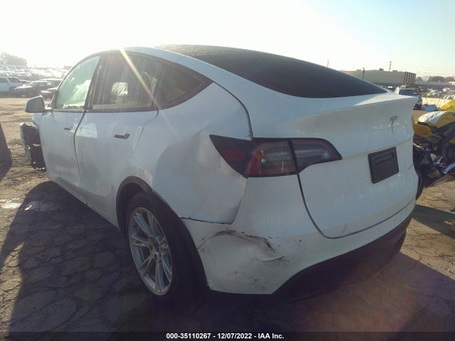 Tesla Model Y Long Range 2022 7SAYGAEE6NF358692 Image 3