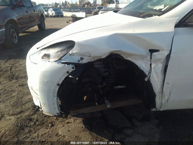 Tesla Model Y Long Range 2022 7SAYGAEE6NF358692 Image 6