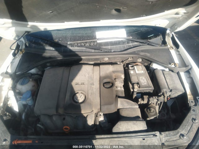 2013 VOLKSWAGEN PASSAT S VIN: 1VWAP7A33DC042598