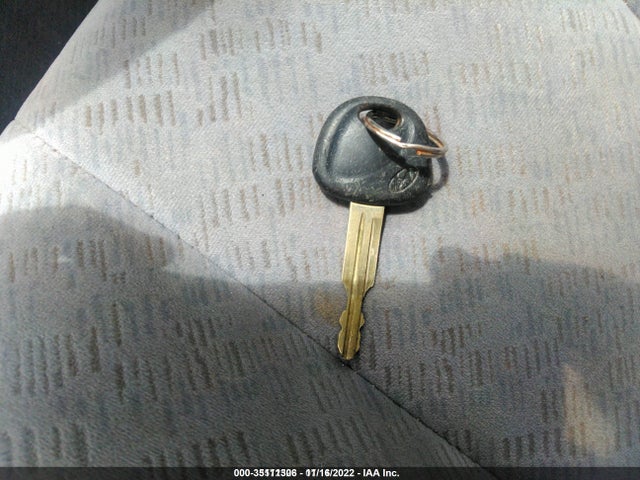 2005 HYUNDAI ELANTRA GLS/GT VIN: KMHDN46D75U025610