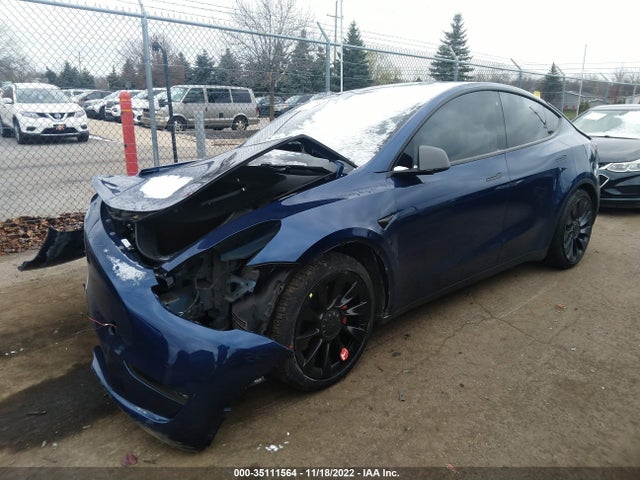Tesla Model Y 2020 5YJYGDEF6LF001775 Image 2