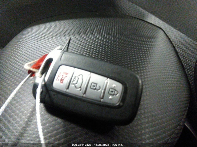 2016 Hyundai Veloster, VIN: KMHTC6AE4GU287892