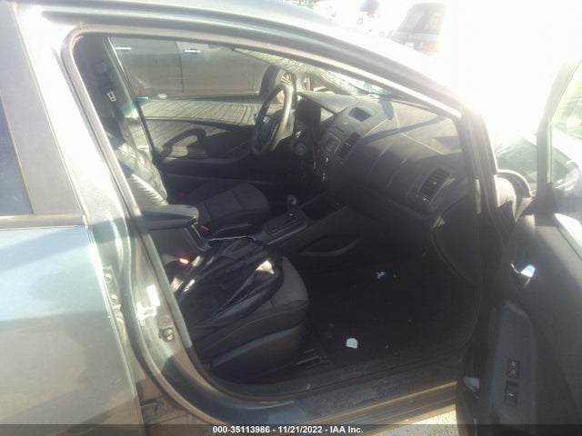 2016 KIA FORTE 5-DOOR LX VIN: KNAFK5A81G5597806