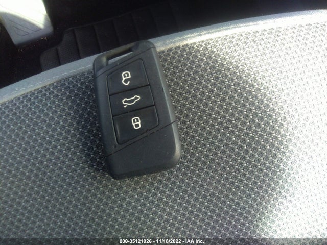 2022 Volkswagen Taos, VIN: 3VVDX7B23NM014162