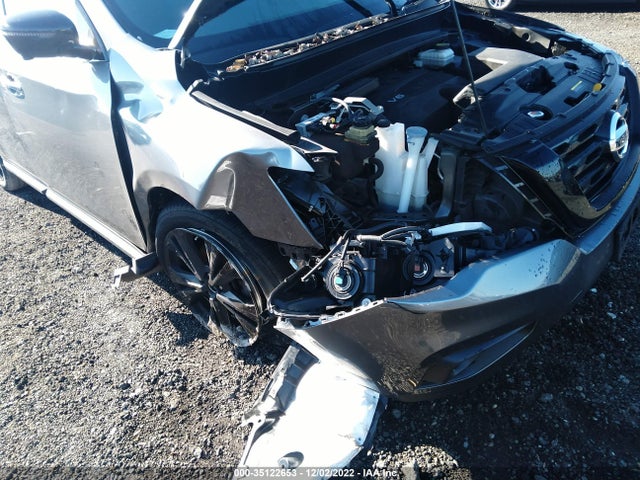 2018 NISSAN PATHFINDER SL VIN: 5N1DR2MM1JC642173