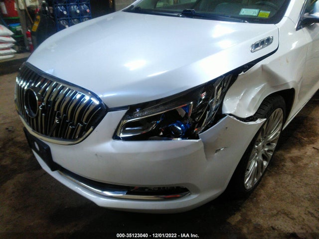 2016 Buick LaCrosse, VIN: 1G4GE5G33GF156386