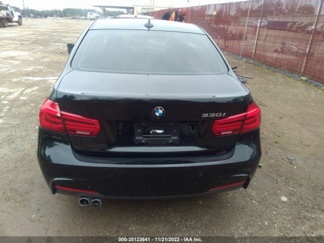 WBA8B9C5XJEE80772 BMW 3 Series 330i