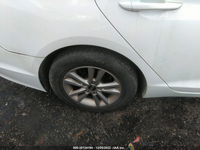 2015 HYUNDAI SONATA SE VIN: 5NPE24AF5FH014420