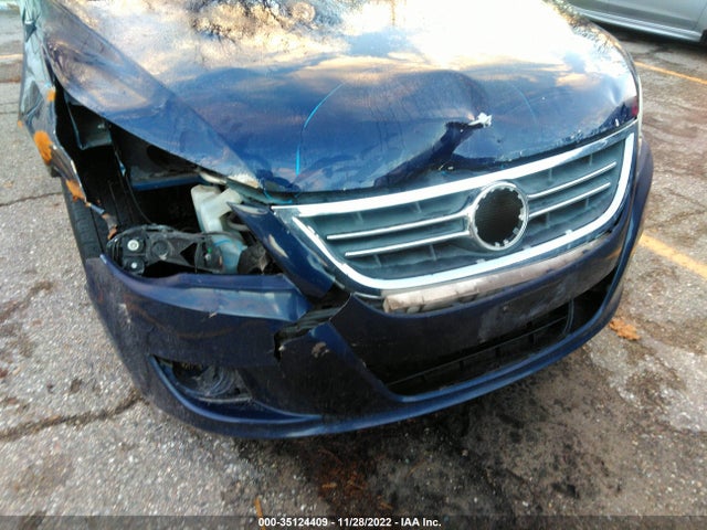 2014 VOLKSWAGEN ROUTAN SE W/RSE & NAVIGATION VIN: 2C4RVABG2ER134479