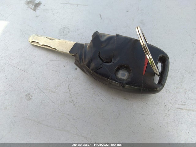 2005 HONDA PILOT EX-L VIN: 2HKYF18575H509438